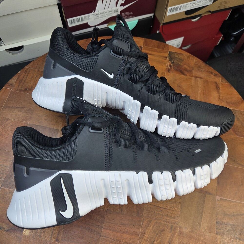 Nike Free Metcon 5 Training Shoes Black Anthracite White NEW Womens Size 8.5